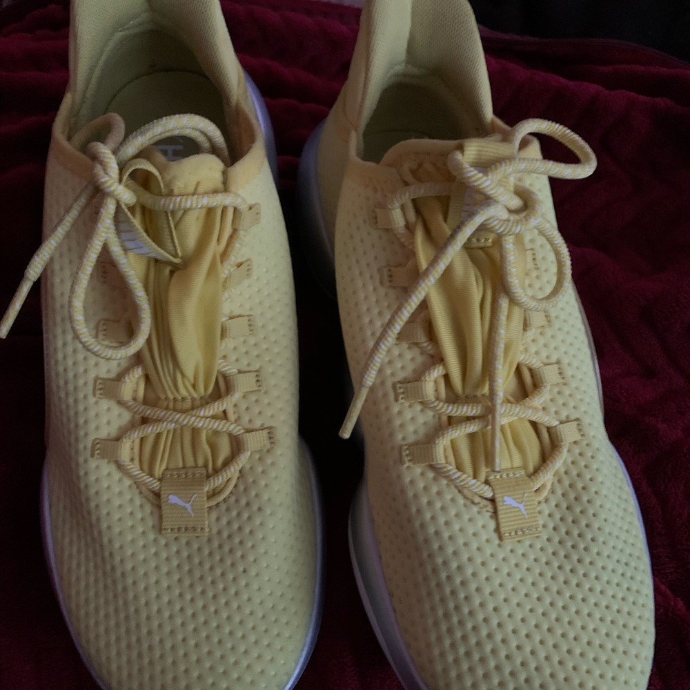 Puma Hybrid Size 8.5 Yellow/Silver Sneakers